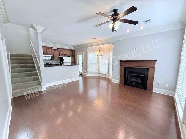 135 Fallsgrove Dr