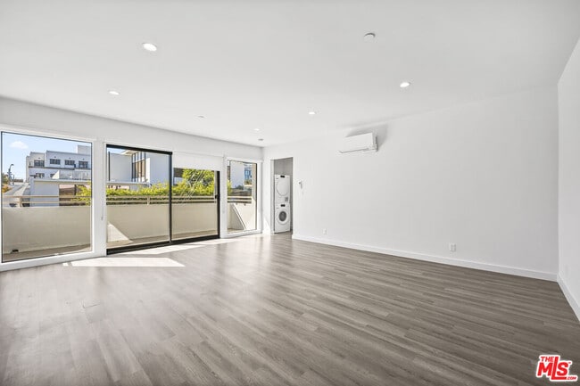 Photo - 1264 9th St Unit E