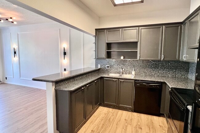 Photo - 8960 Cynthia St Unidad 109