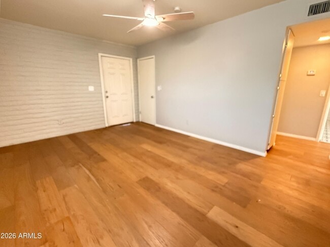 Photo - 1122 S McClintock Dr