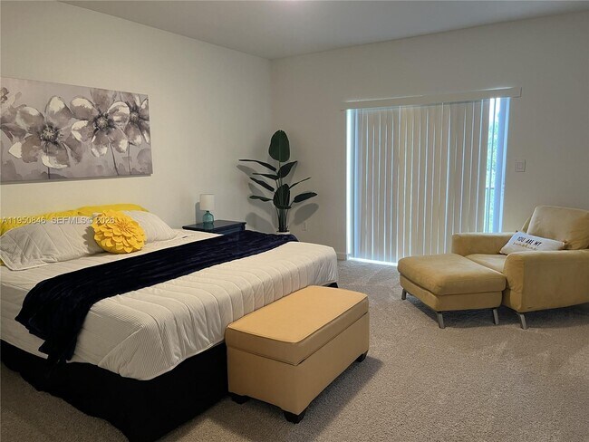 Photo - 784 SE 19th St