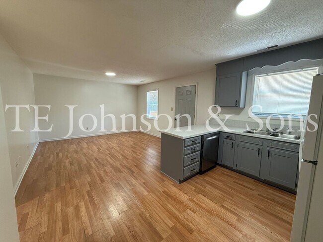 Photo - 1506 Oakshire-Water Included Unidad 1506 Oakshire C