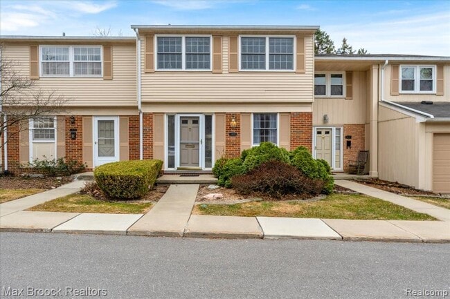 Building Photo - 1613 Brentwood