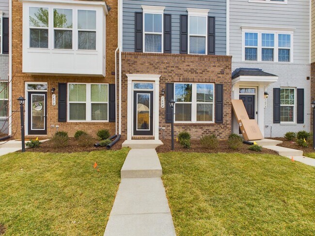 Photo - Gorgeous, Spacious 3 Bedroom Townhome in M...