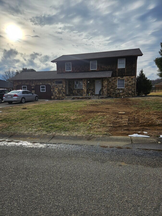 Photo - 141 Daleview Dr