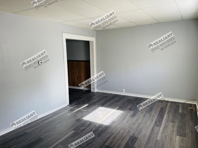 913 Maple Ave