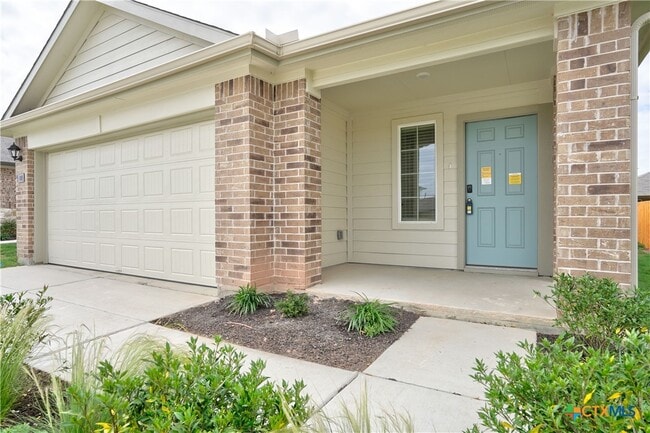 Photo - 121 Roanwood Dr