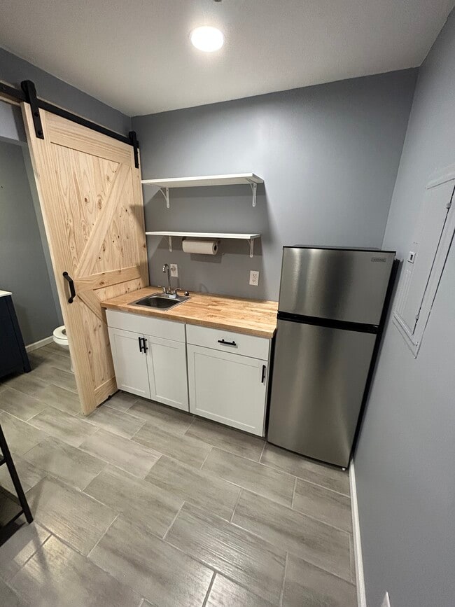 Photo - 1 Candice Ct Unit Cozy private studio