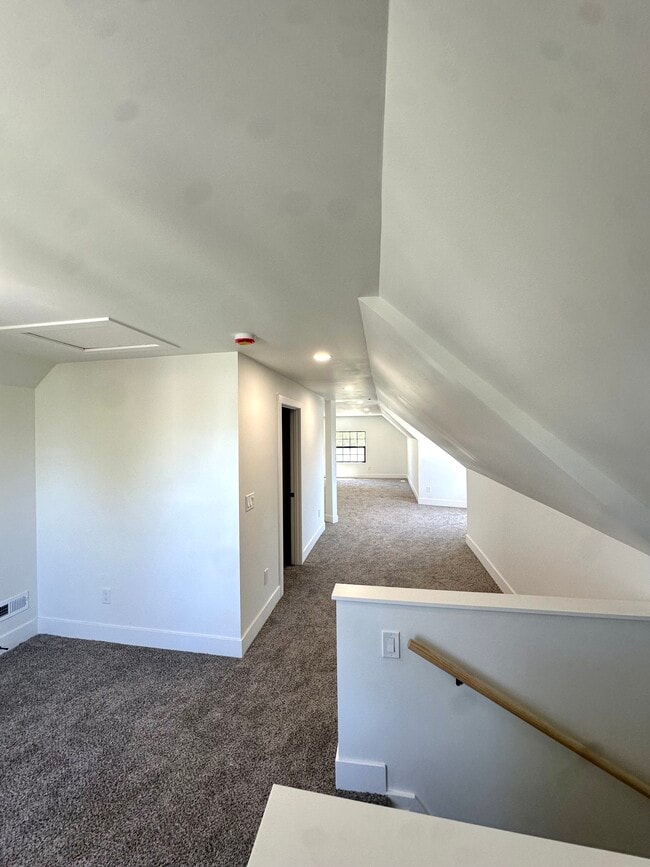 Photo - 2519 N Vel R Phillips Ave Unit 2519A Upper