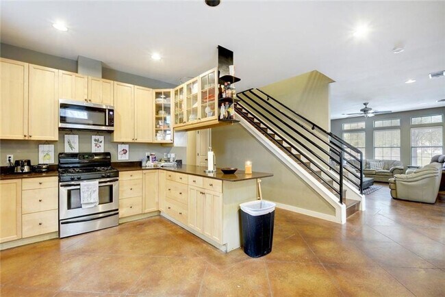 Photo - 4500 Avenue C Unit #B