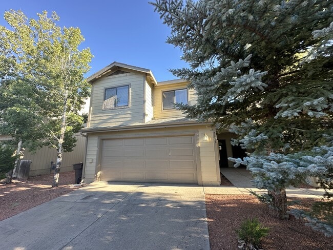 Building Photo - 3032 W Easterday Ln Rental