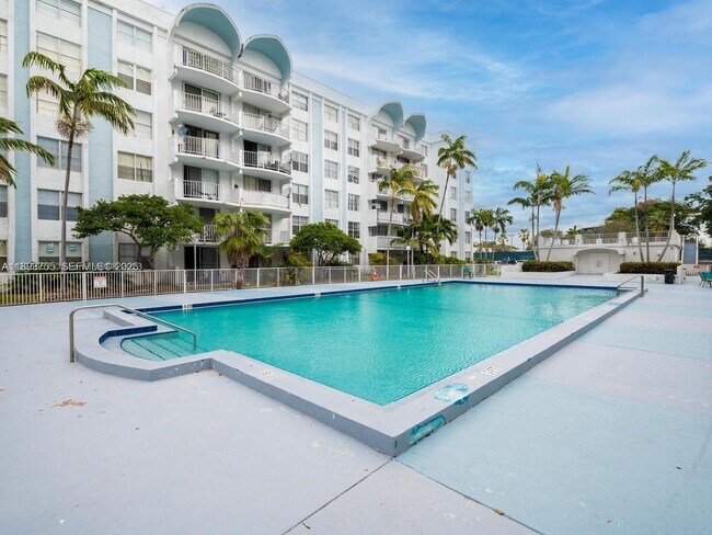 Building Photo - 494 NW 165th St Unit C-203