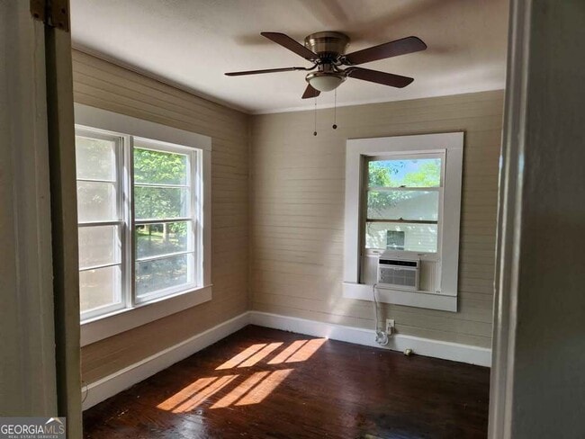 Photo - 631 Davis Ave