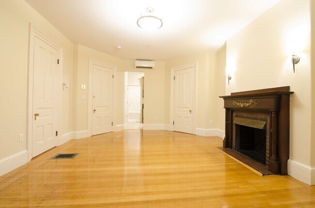 Photo - 404 Marlborough St Unit 6