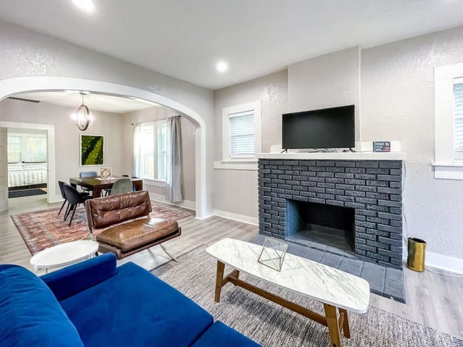 Photo - 1108 Center St