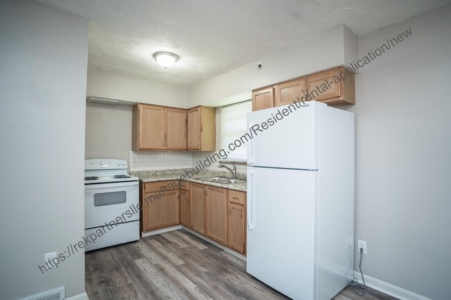 Photo - 2525 Lakeview Ave