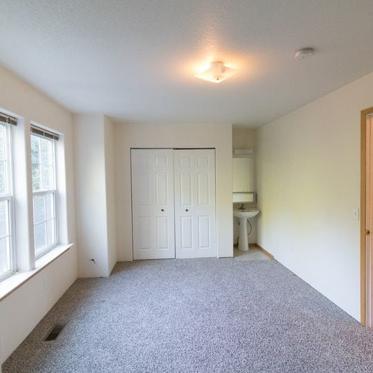 Photo - 462 NW Webb St