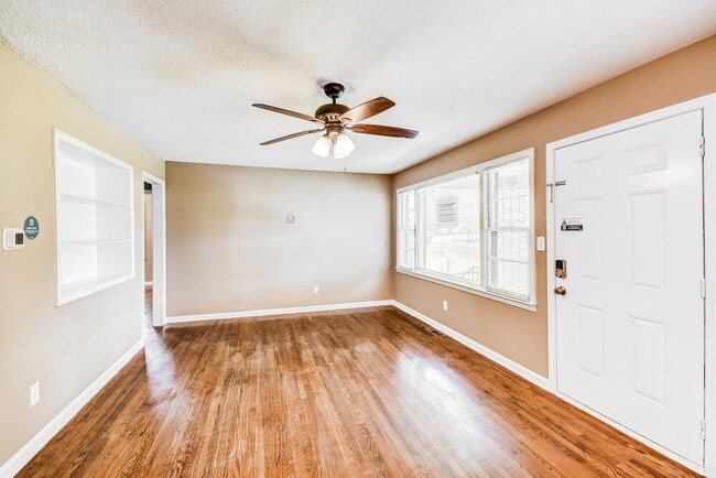 Photo - 111 Meadowood Ave