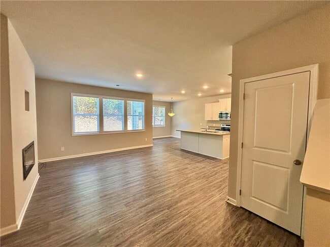 Photo - 122 Mill Pond Ln