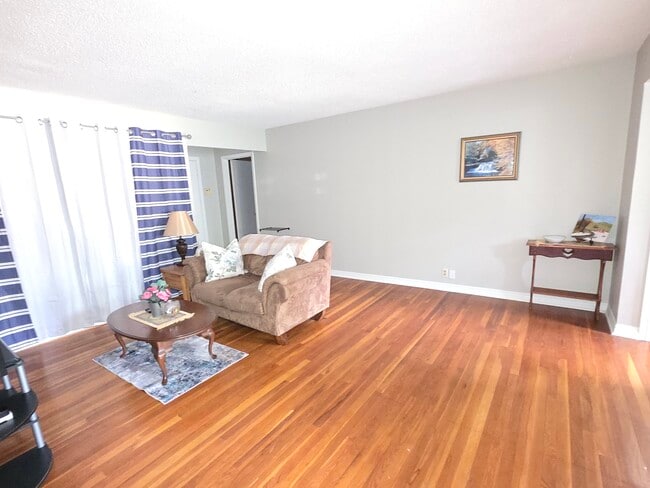 Photo - 2350 S Erie St