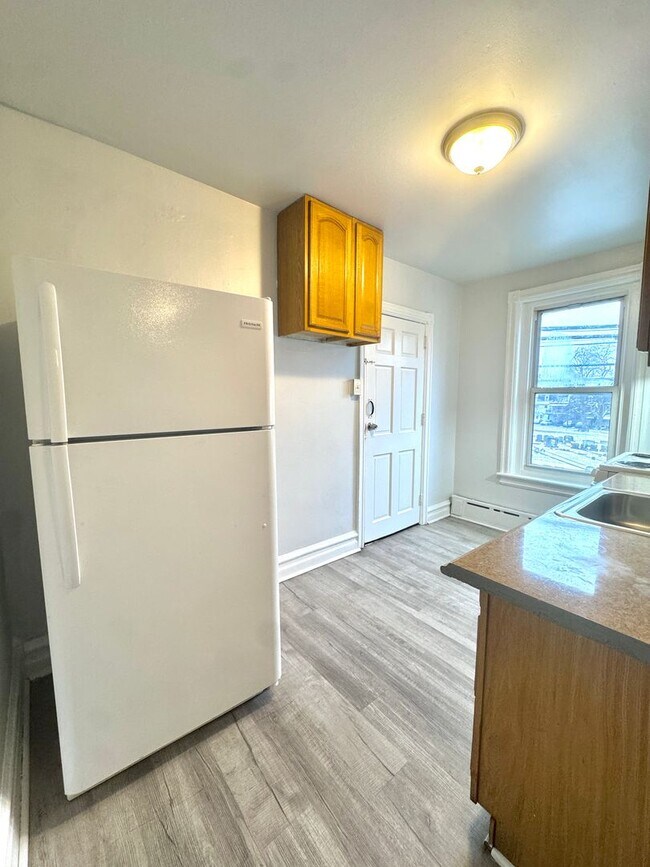 Photo - 924 W Turner St Unit 2