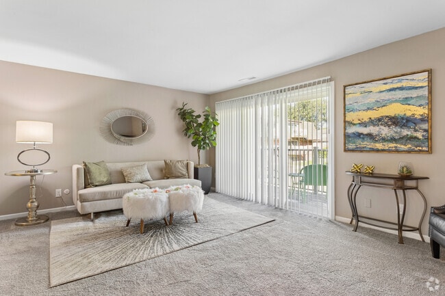 2BR, 1BA - 900SF - Living Room - Plumtree Apartments