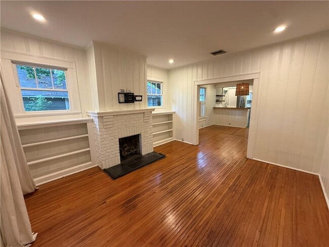 Photo - 1660 Laurel St
