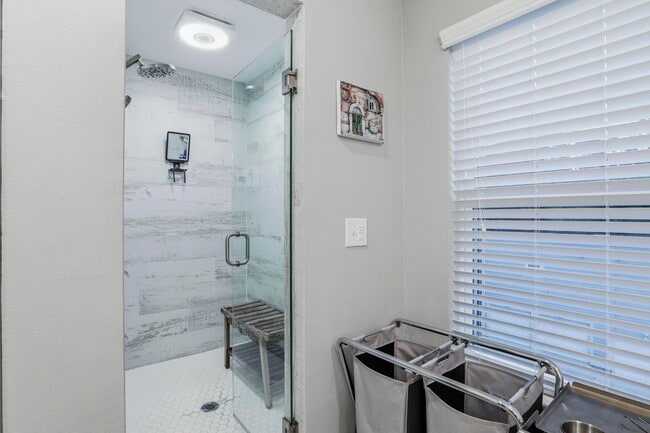 Photo - 1241 N Bronough St