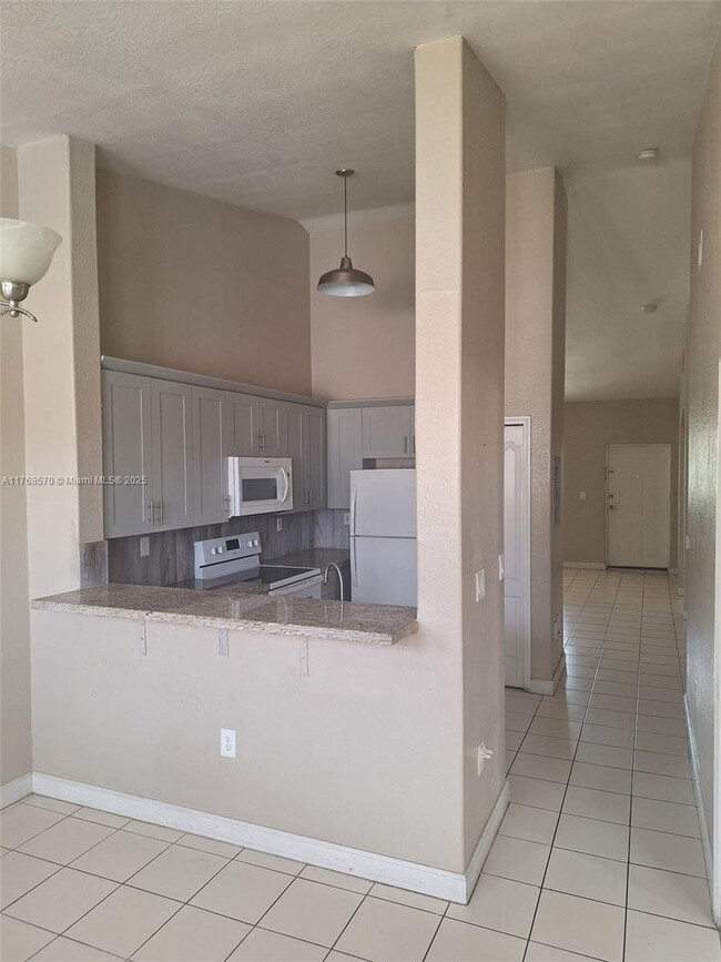 Photo - 2925 SE 16th Ave Unit 200