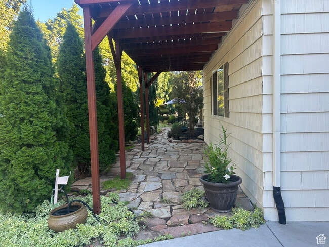 Photo - 2537 Taylor Ave