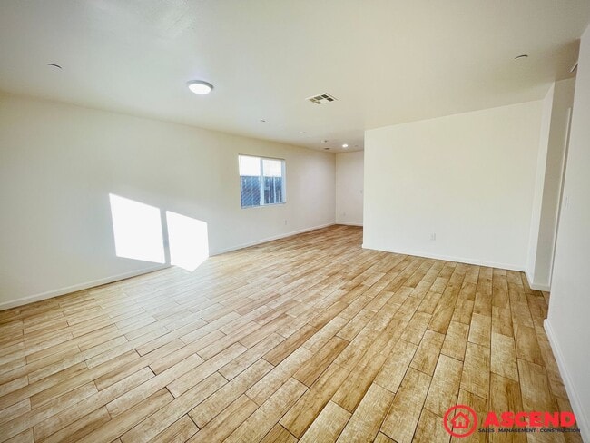 112 Lincoln Ave Unit 2