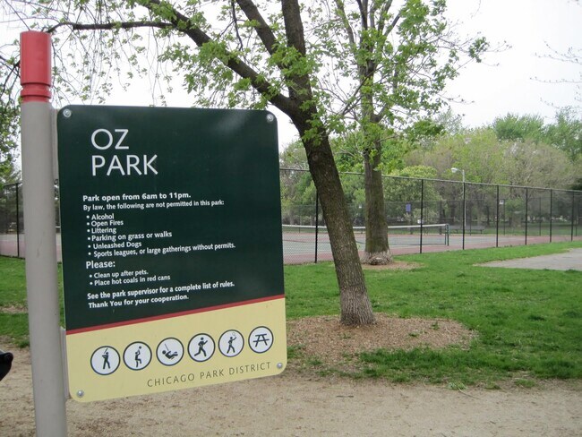 Neighorhood - 549 W Dickens Ave Unit #1