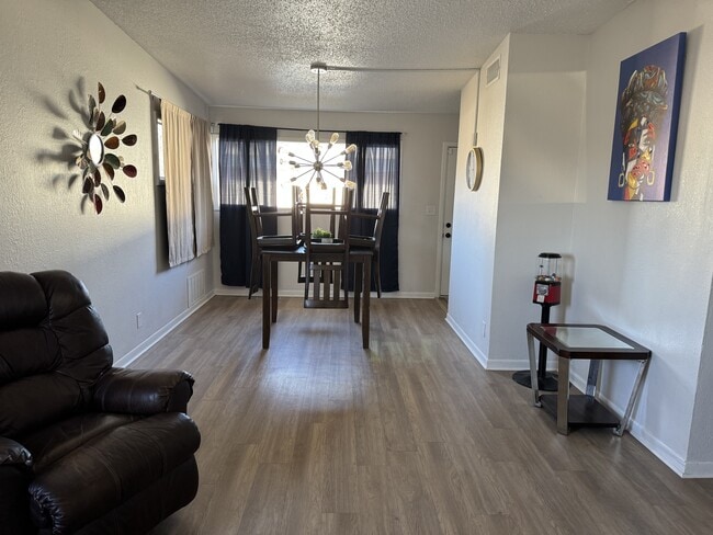 Photo - 4517 44th St