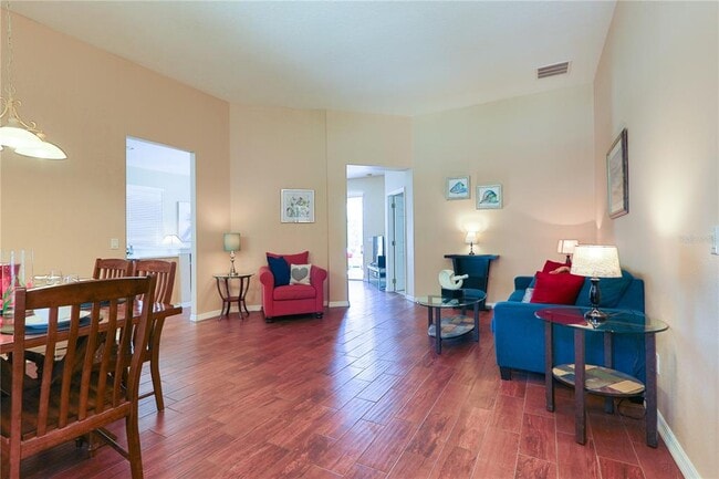 Photo - 331 Henley Cir