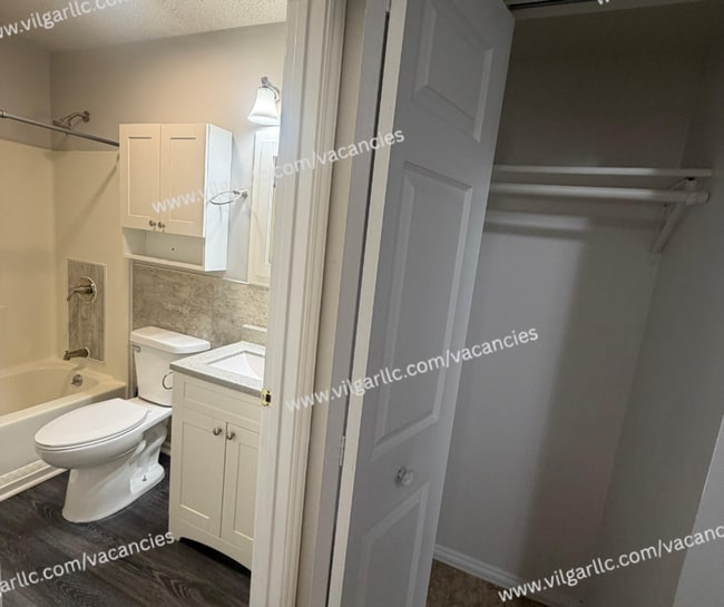 Photo - 5583 - 85 Tulip Ave Unit 5583 (Lower)