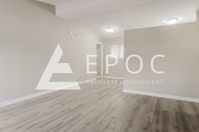 Photo - 5407 N Johnstown Ave