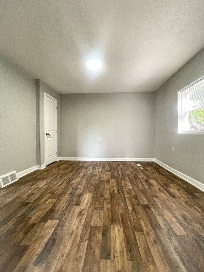 Photo - 310 Marlow St