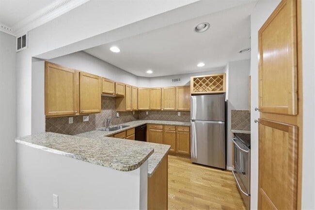 Photo - 54 La Rue Pl NW