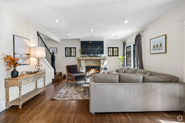 Building Photo - 318 E Dickson St Unit ID1221823P Rental