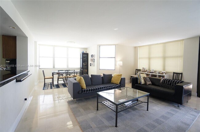Photo - 1925 Brickell Ave