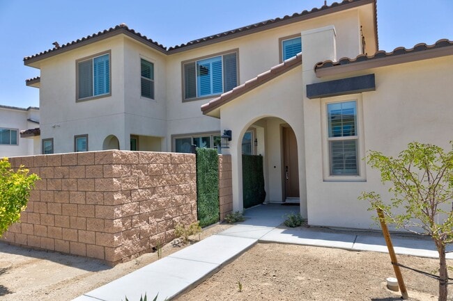 Building Photo - LUX HOME PALM DESERT RESORT LIVING