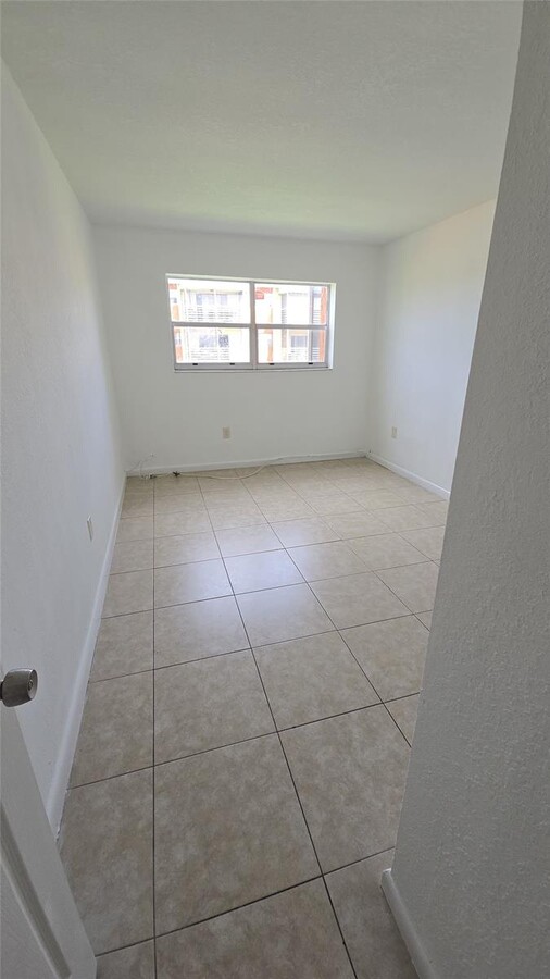 Photo - 3700 NW 21st St