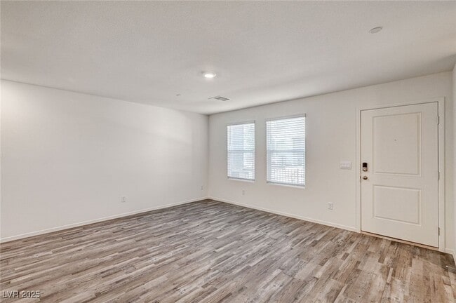 Photo - 7379 Raimee Brk St