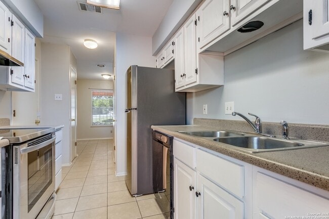 Photo - 2913 Eisenhauer Rd