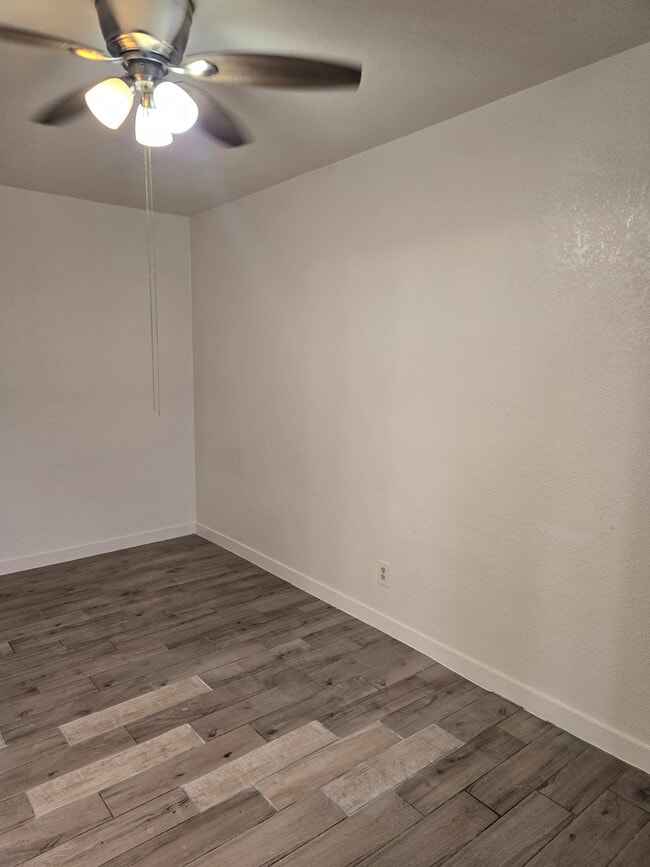 Photo - 139 W Manchester Blvd Unit #3
