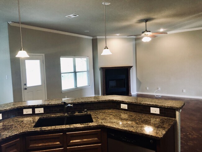 Photo - 606 Tumbleweed Dr