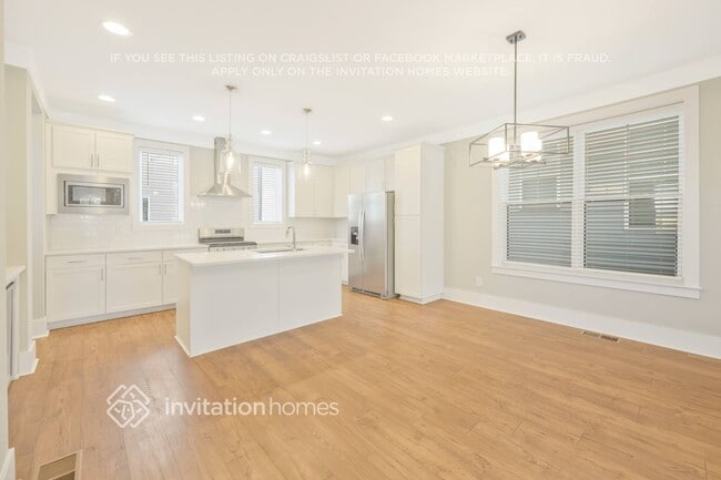 Photo - 647 Vernon Ave