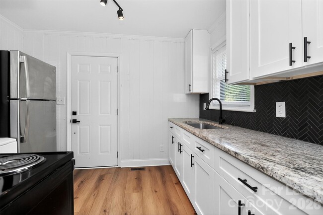 Photo - 1444 Anderson St