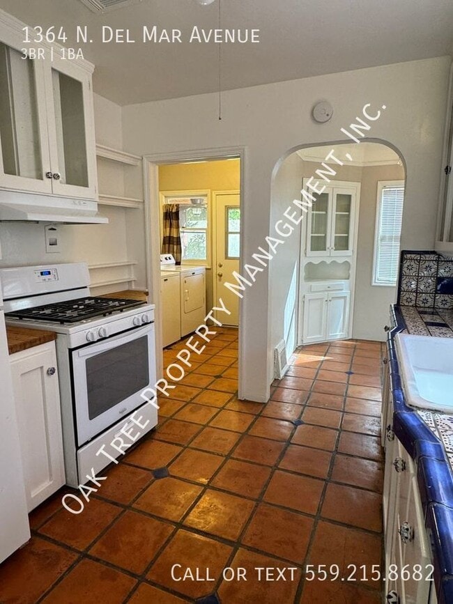 Photo - 1364 N Del Mar Ave