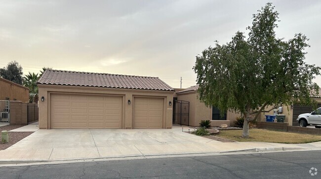 Building Photo - PICACHO VILLAGE- Move-In Ready! Rental